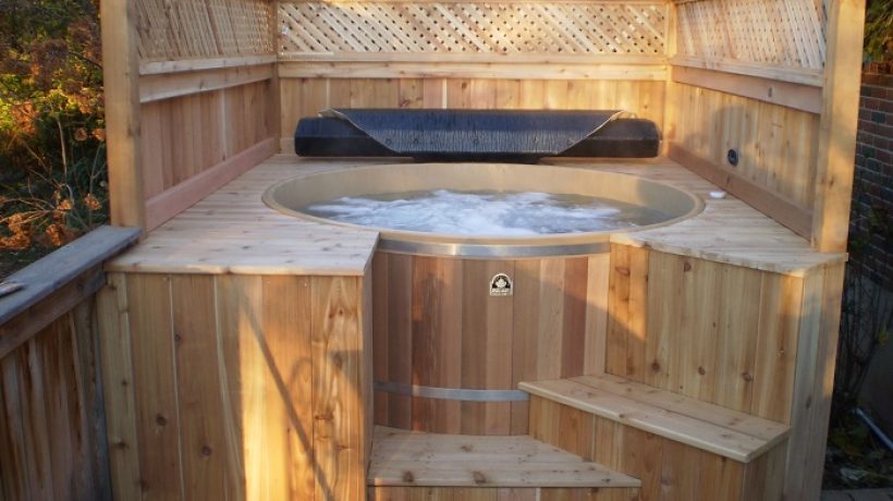 The outdoor jacuzzi as therapy