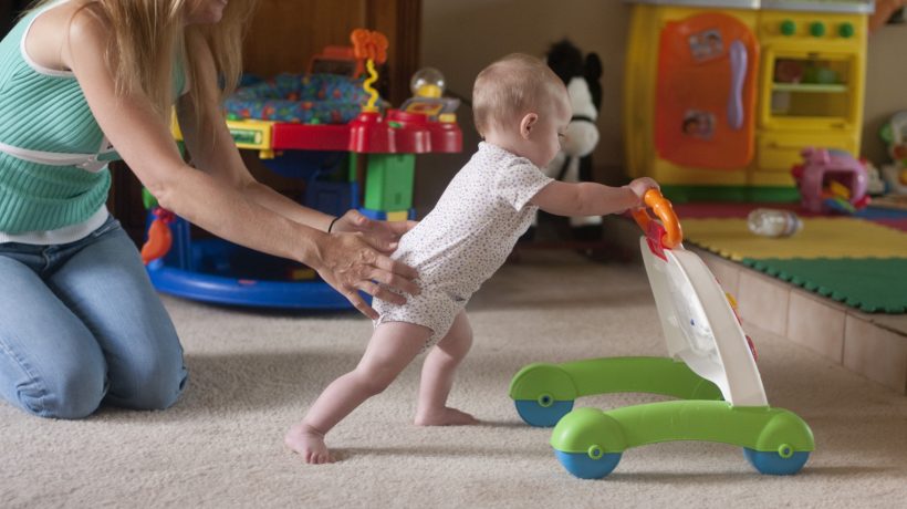 Do babies need push walkers?