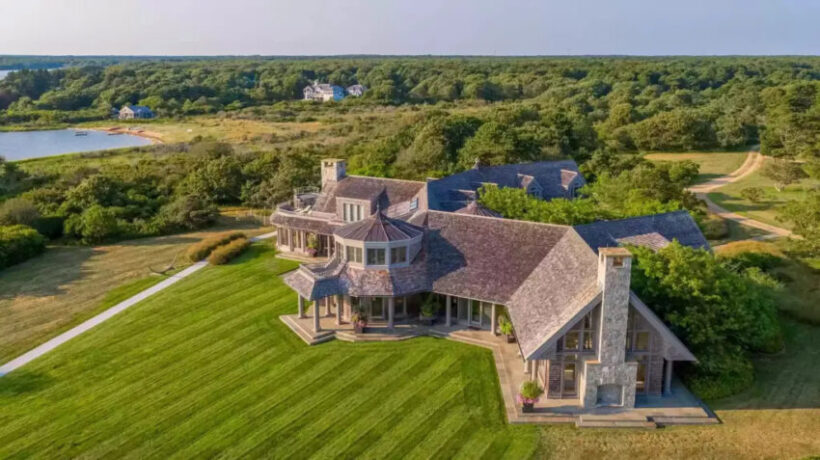 The Obamas Mansion: A Peek Into Their Luxurious Home