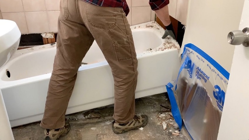 How to Properly Remove a Bathtub