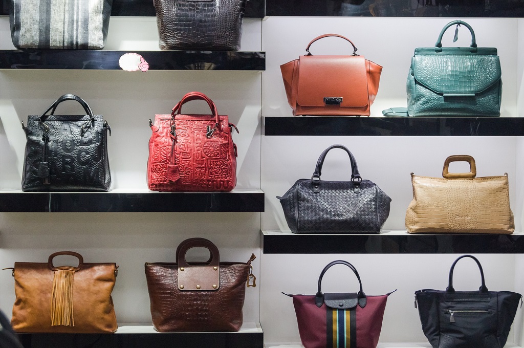 What Colour Handbag is Best?