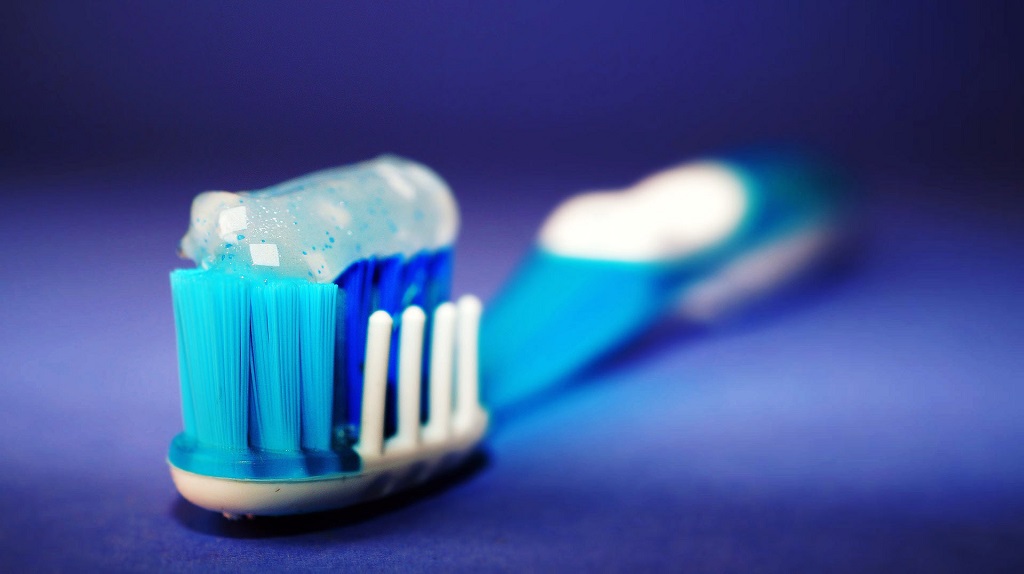 Fluoride-Free Toothpaste