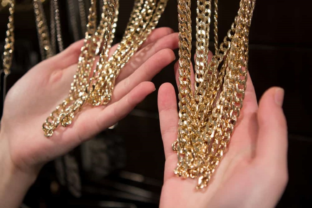 Gold Plating vs. Solid Gold how to tell if a necklace is real gold