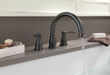 How Do You Fix a Leaking Double Handle Bathtub Faucet?