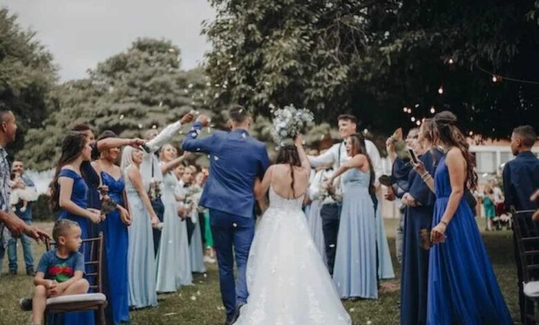 How would you describe an intimate wedding
