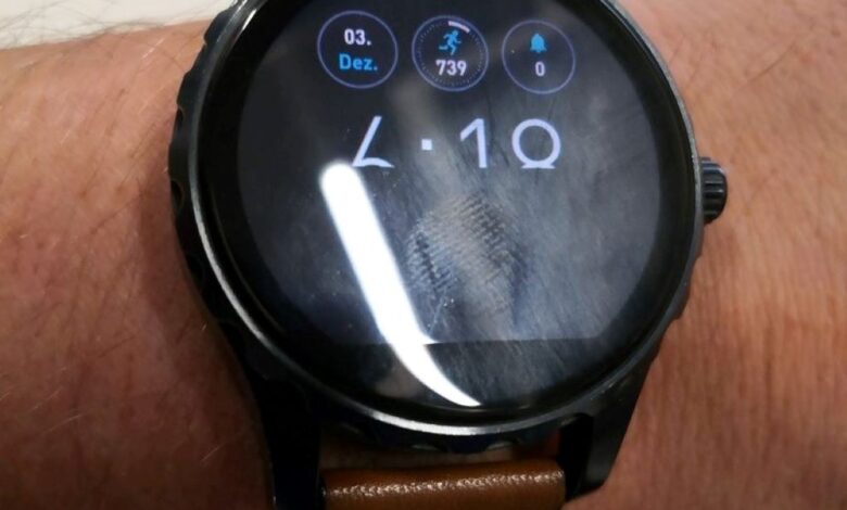 How do I know if my Fossil watch battery is failing?