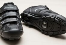 Entry-level cycling shoes with two-bolt clipless system for beginner riders